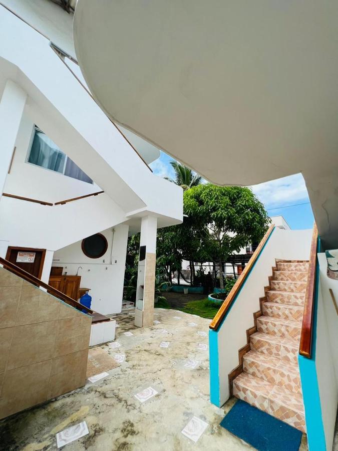 Hostal Brisas Del Mar Puerto Villamil Exterior foto